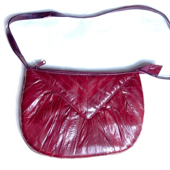 RED GENUINE EEL SKIN ZIPPERED SHOULDER BAG - Picture 1 of 10